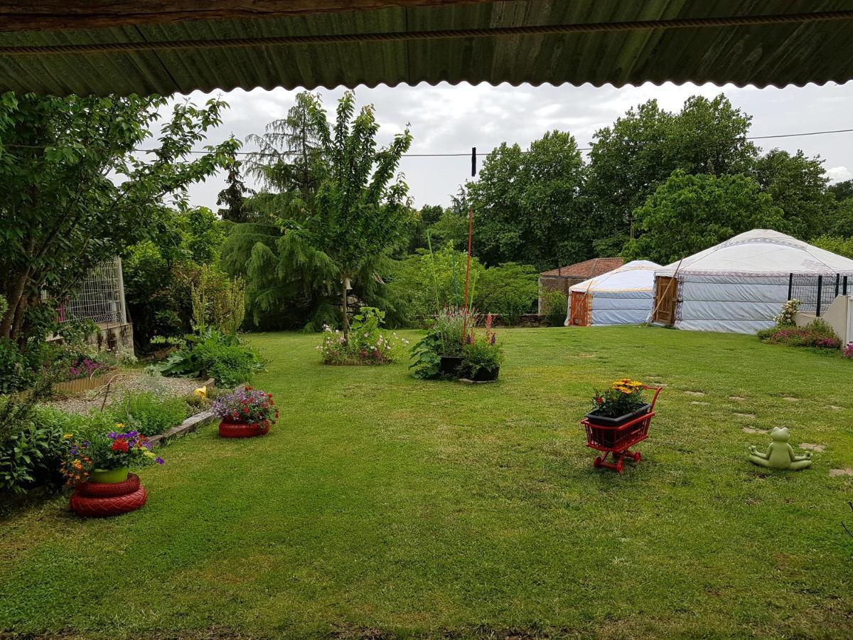Yourtes Du Bocage Bazoges-en-Pareds Exterior foto